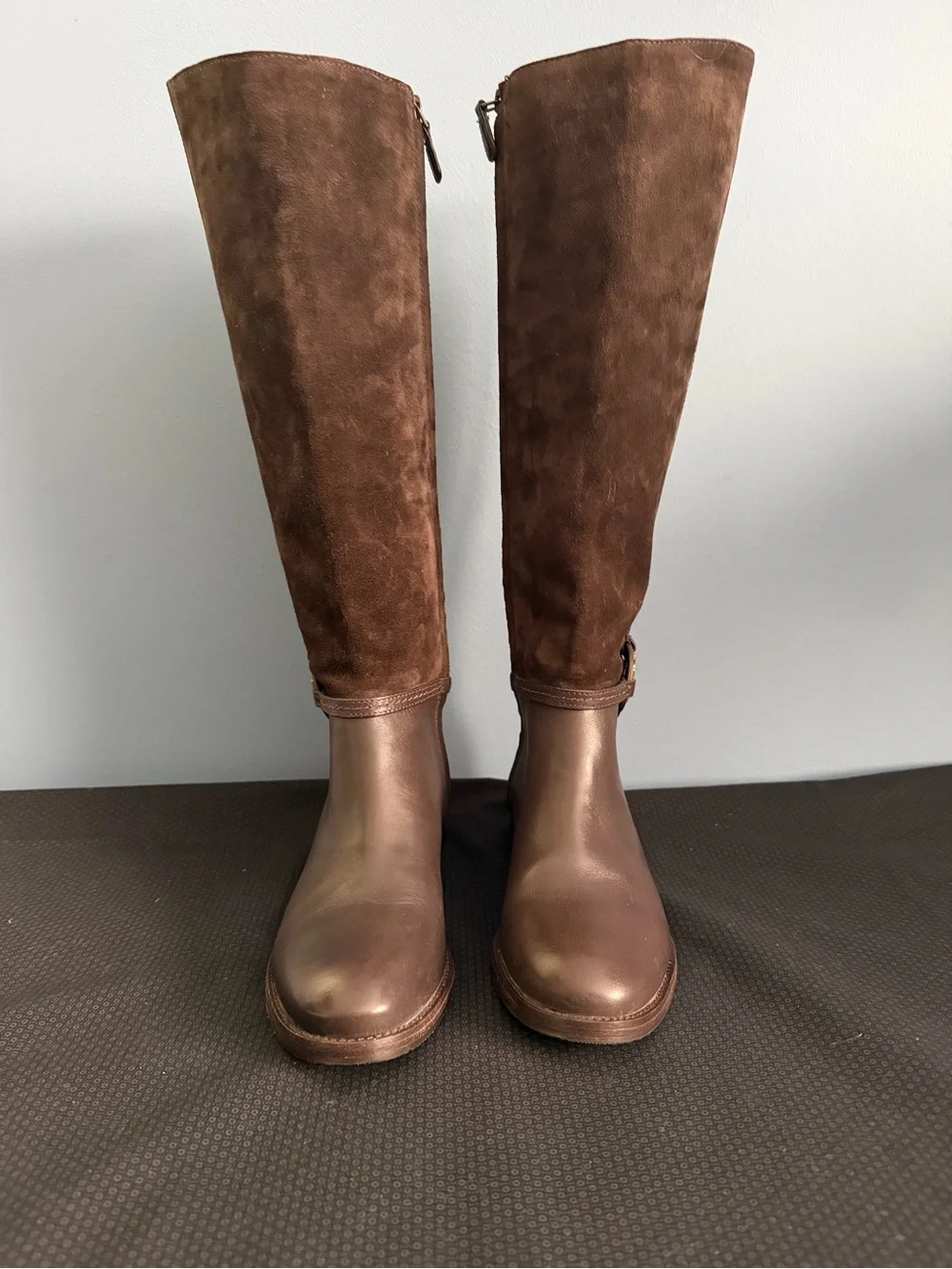 TORY BURCH Miller 25 mm Riding Boots. Calf Leather and Natural Suede. Size 9